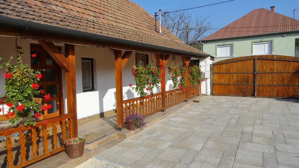 Gerendas Vendeghaz Hotel Egerszalok Ruang foto