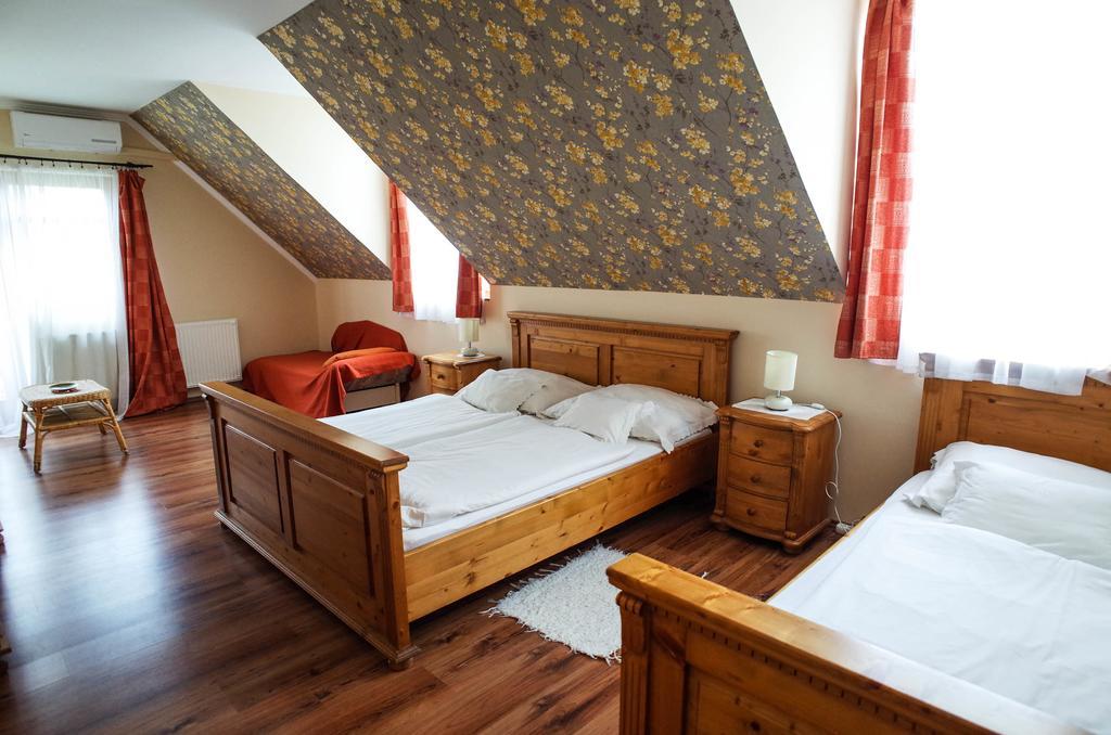 Gerendas Vendeghaz Hotel Egerszalok Ruang foto